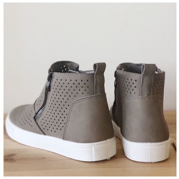 Pierre Dumas Comfort Foam Perforated Slip On Sneakers High Top Taupe Fast-5 - Picture 4 of 11